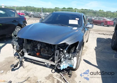 2015 Infiniti Q50 Premium z USA, uszkodzony, nr VIN JN1BV7AR1FM392748